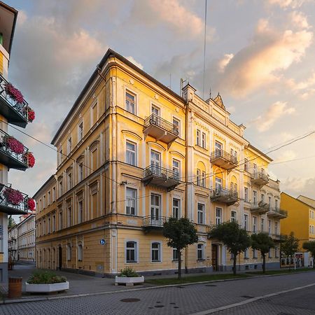 Otava - Vedlejsi Budova Františkovy Lázně Exteriör bild